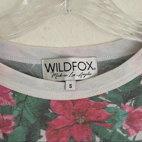Wildfox Island Holiday Johnny Ringer Tee Shirt Floral Print Poinsettia Flower - Picture 4 of 5